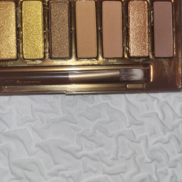 Urban Decay Naked Honey Eyeshadow.